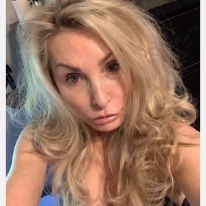 Meet your Posher, Yvette